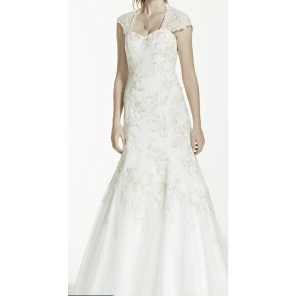 David’s Bridal WG3640 Tulle On Satin Cap Sleeve Trumpet Wedding Gown SZ 10 NWT - Picture 1 of 3